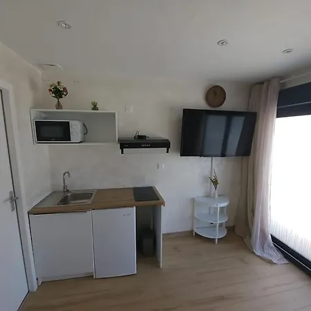 Studio Contemporain Avec Parking Gratuit Castelnau-d'Estretefonds Exterior photo