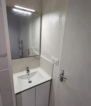Studio Contemporain Avec Parking Gratuit Castelnau-d'Estretefonds Exterior photo